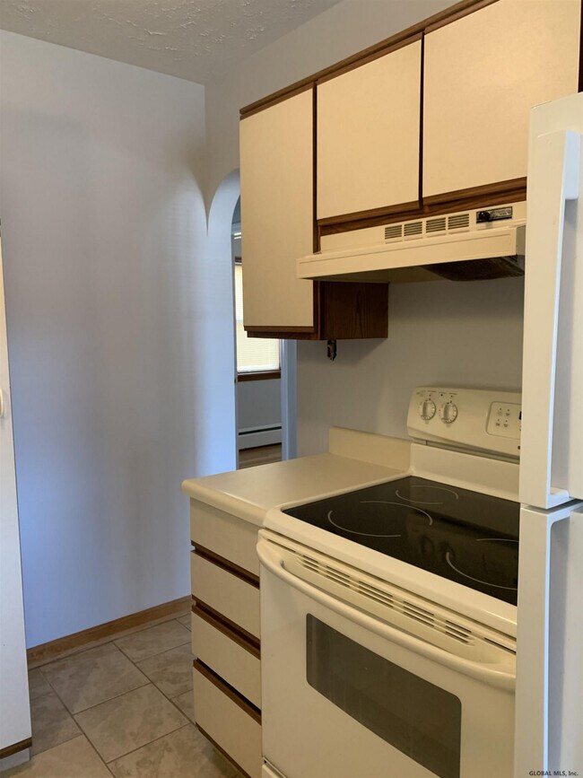 Building Photo - 2 Kimberly St