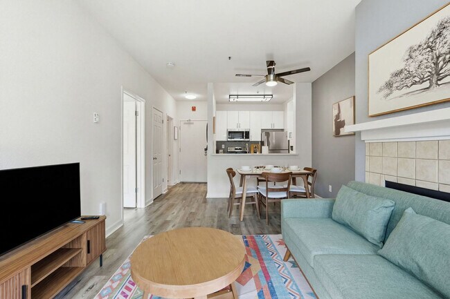 Building Photo - 2000 Post St