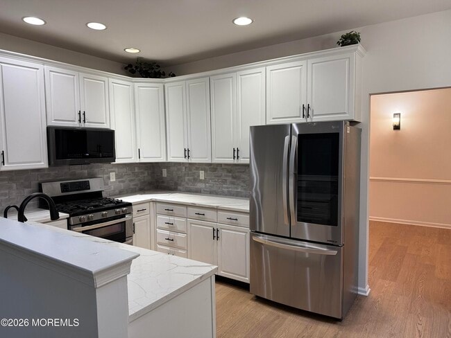 Building Photo - 33 Brownstone Rd