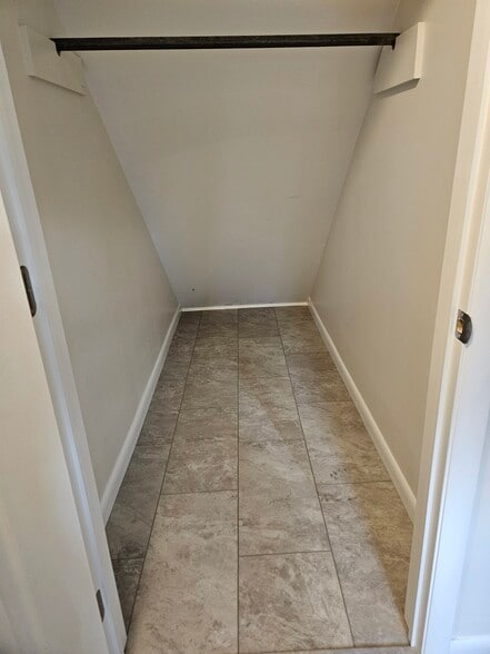 closet - 39 Maryland Ave