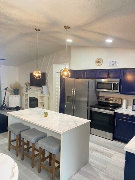 Building Photo - 622 Tejon Ave SW