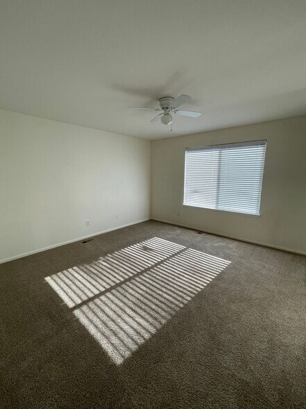 Building Photo - 1615 Red Mountain Dr