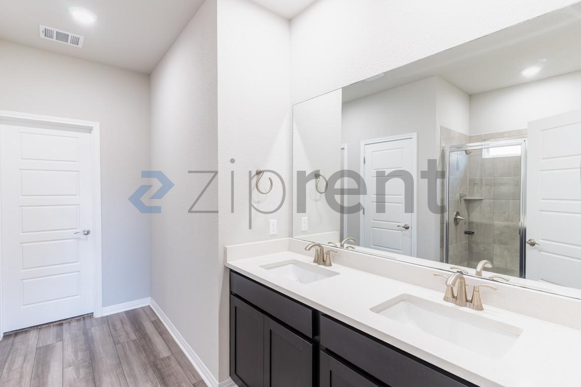 Building Photo - 205 Ethan Run