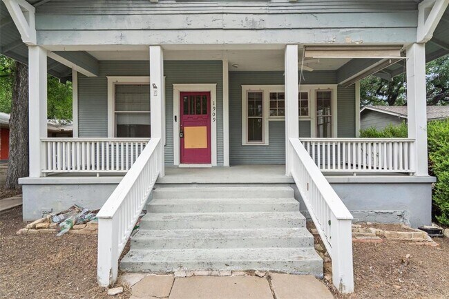 Building Photo - Exclusive New 4 Bed Remodeled with huge ba...