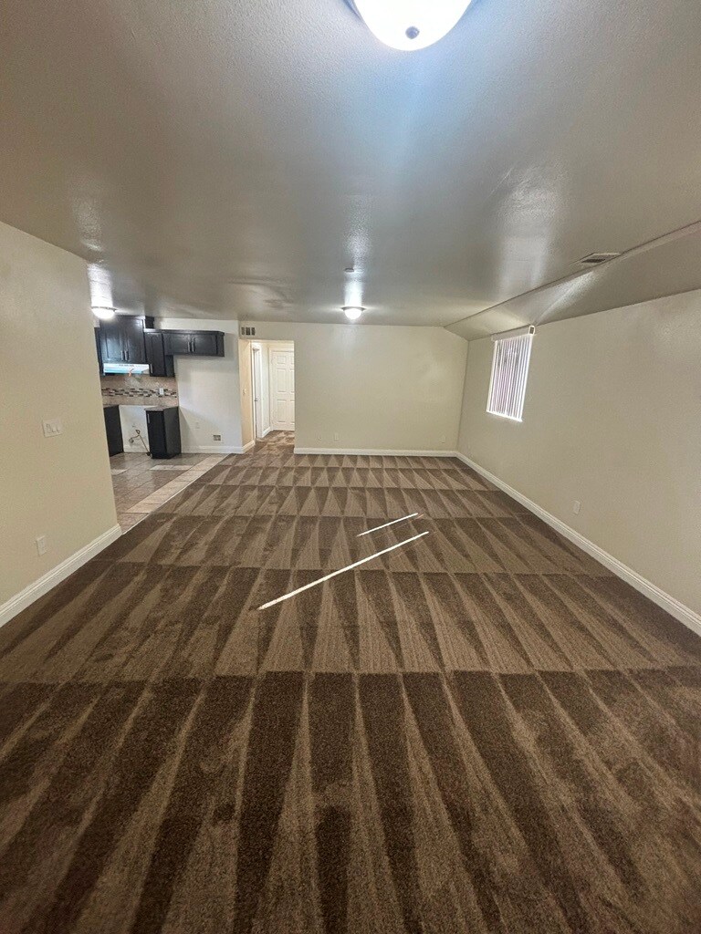 Building Photo - 430 E 118th St