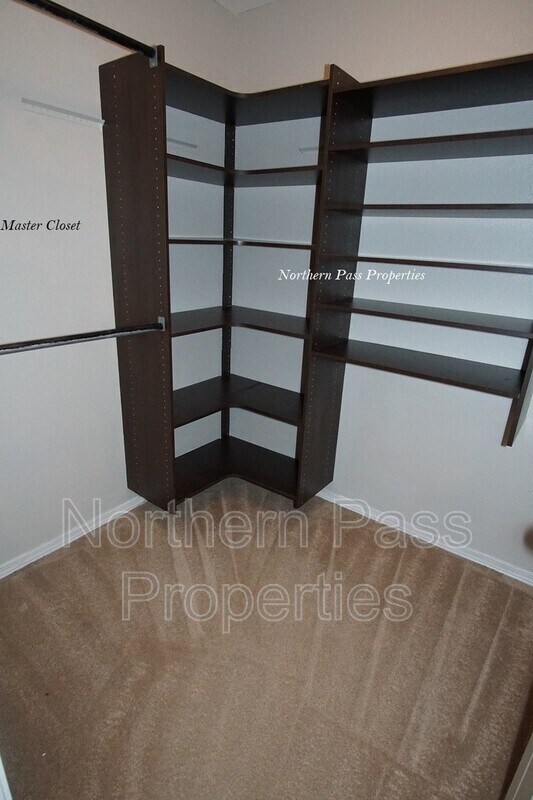 Building Photo - 807 Jaime St