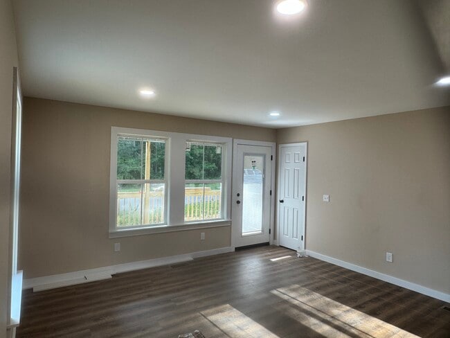 Building Photo - 3604 Douglas-Hyatt Rd