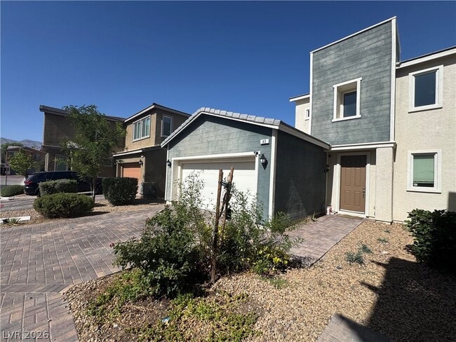 Building Photo - 43 Heathrow Lake Ave