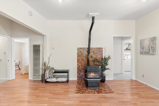 Building Photo - Sunny and Charming Boulder Creek Retreat - Modern Living on a Shared Property