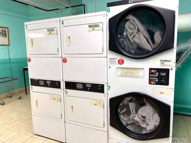 Building Photo - 68-38 Yellowstone Blvd