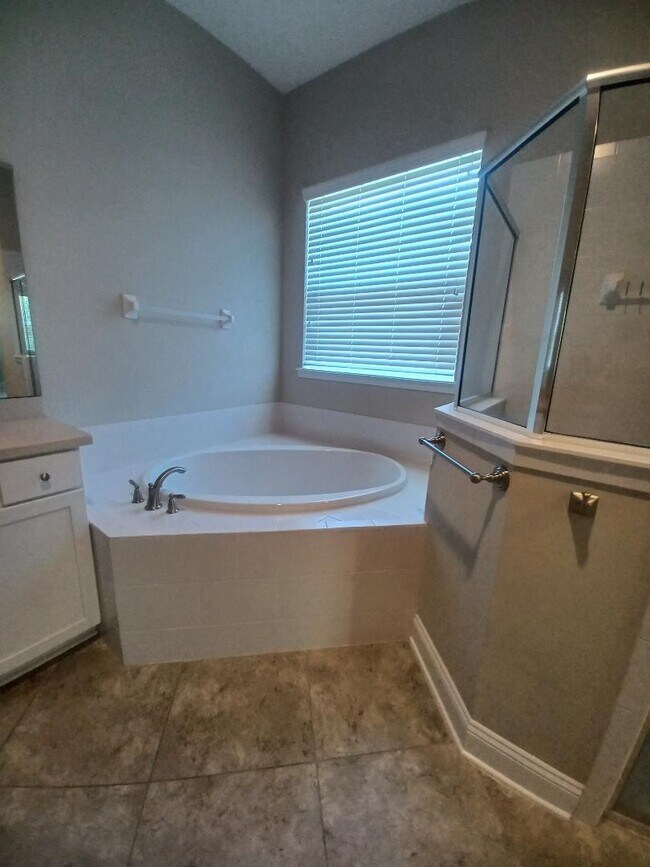 Building Photo - 433 Escalante Ct