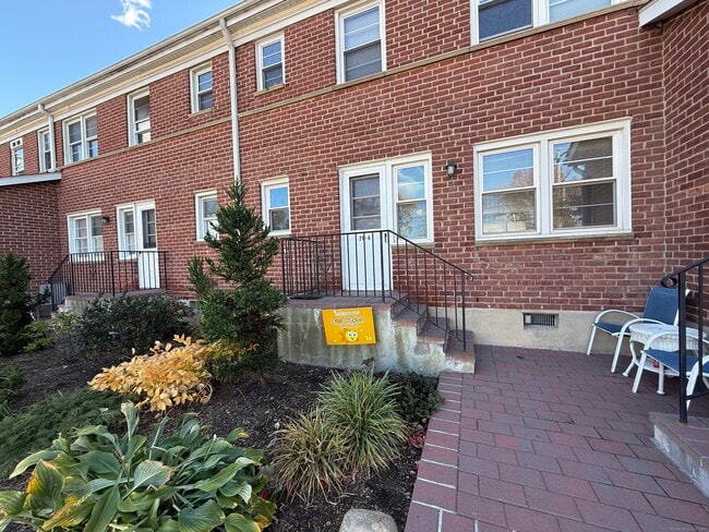 Building Photo - 69 Hope St