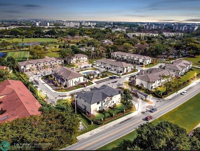 Building Photo - 710 Del Vista Rd