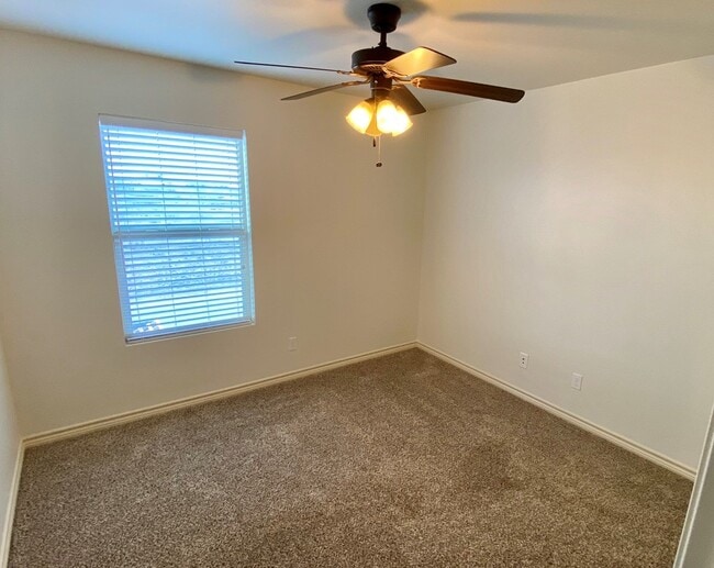 Building Photo - 7208 Manford Ln