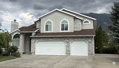 Building Photo - Beautiful Orem home
