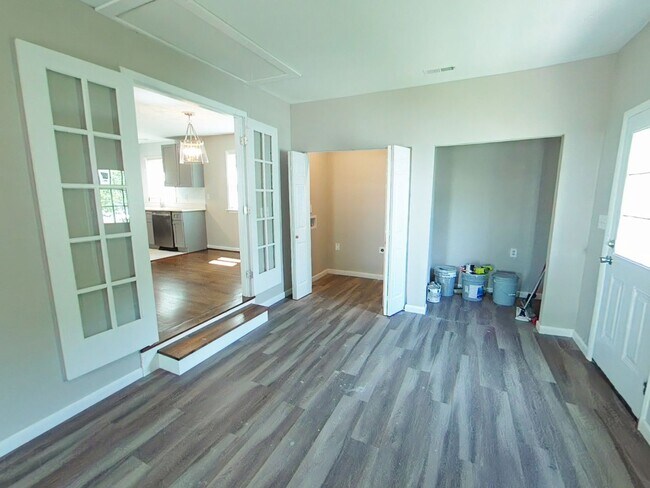 Building Photo - 103 Bowen Dr