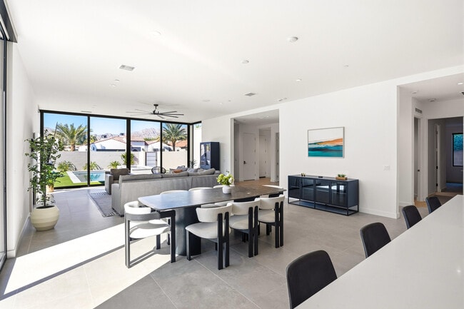 Building Photo - 57880 Salida del Sol