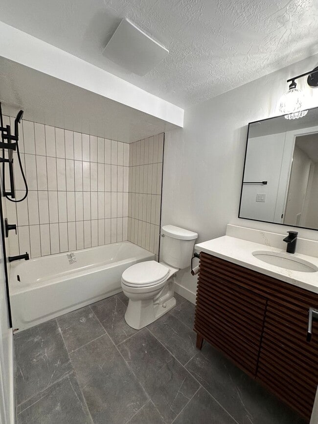 Building Photo - Completely Remodeled 3 Bedroom Home