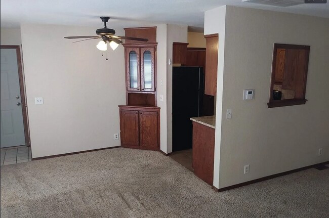 Building Photo - Spacious two bedroom in West Norman