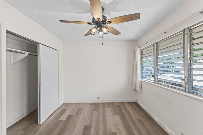 Building Photo - Renovated Tropic Gardens Town House for rent!