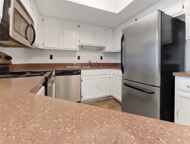 Building Photo - 504 Silver Course Cir