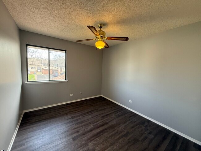 Building Photo - 4564 Whitney Dr