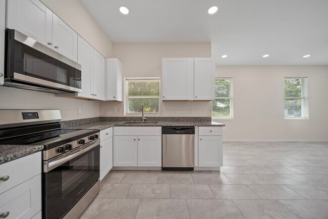 Building Photo - Brand New Home located in the heart of Tampa!