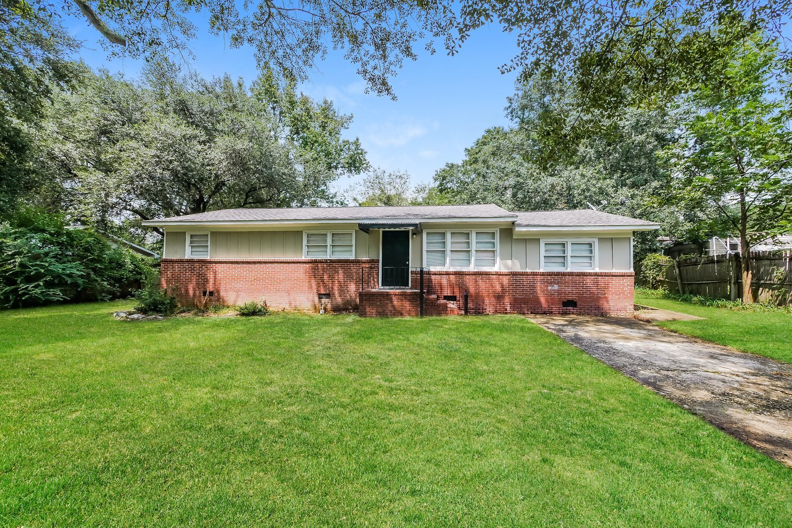 Building Photo - 4533 Sentry St