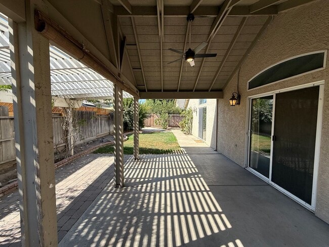Building Photo - 4-bedroom Single Story home in Ripon!
