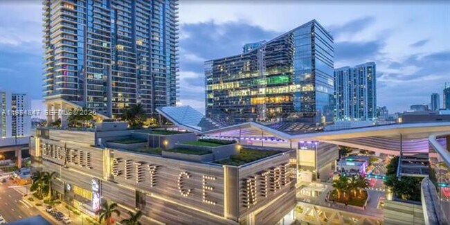 Building Photo - 801 S Miami Ave