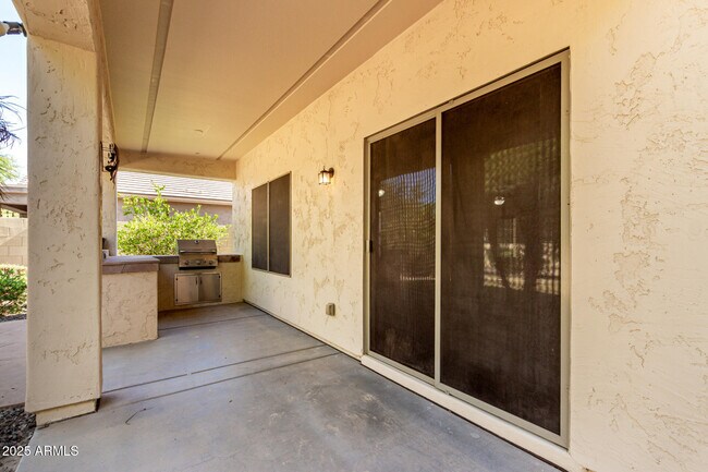 Building Photo - 111 N 193rd Dr