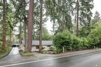 Building Photo - Classic Bellevue 3bd, 1.5ba Rambler Located in Perfect Enatai Location!