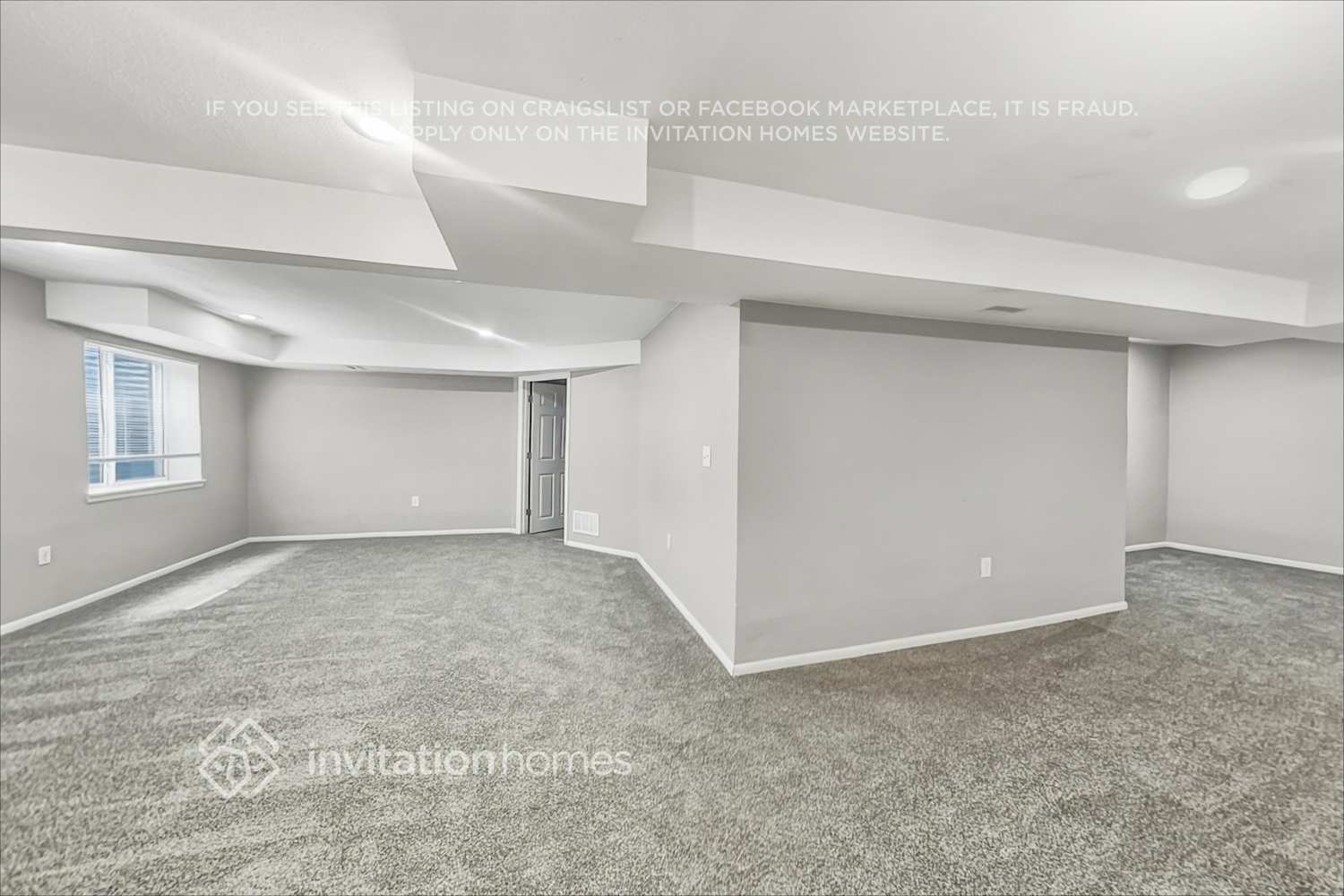 Building Photo - 2248 S Espana St