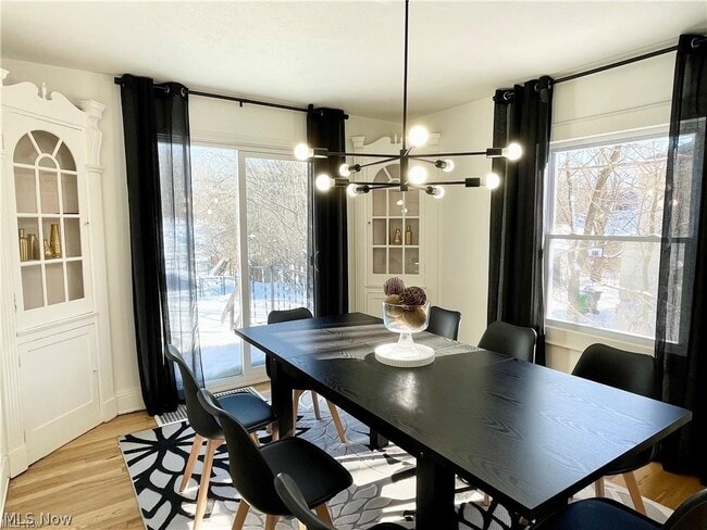 Building Photo - 250 Center Rd