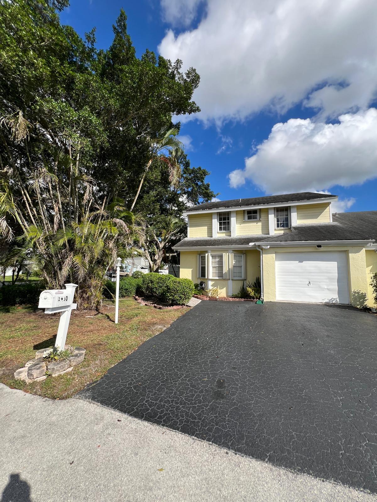 Building Photo - 1060 SW 111th Way