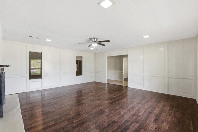 Building Photo - 9052 Zapata Way
