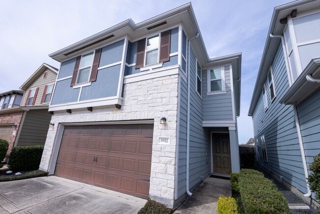 Building Photo - 8932 Hollister Commons Ln