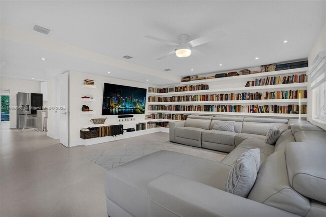 Building Photo - 397 Harbor Ct