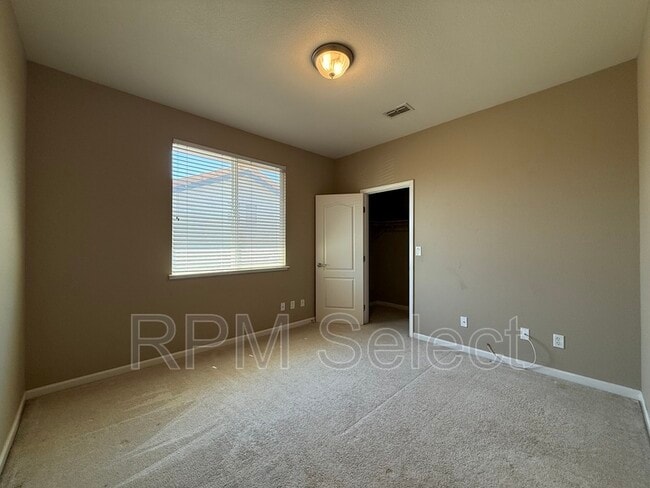 Building Photo - 637 Lavastone Dr