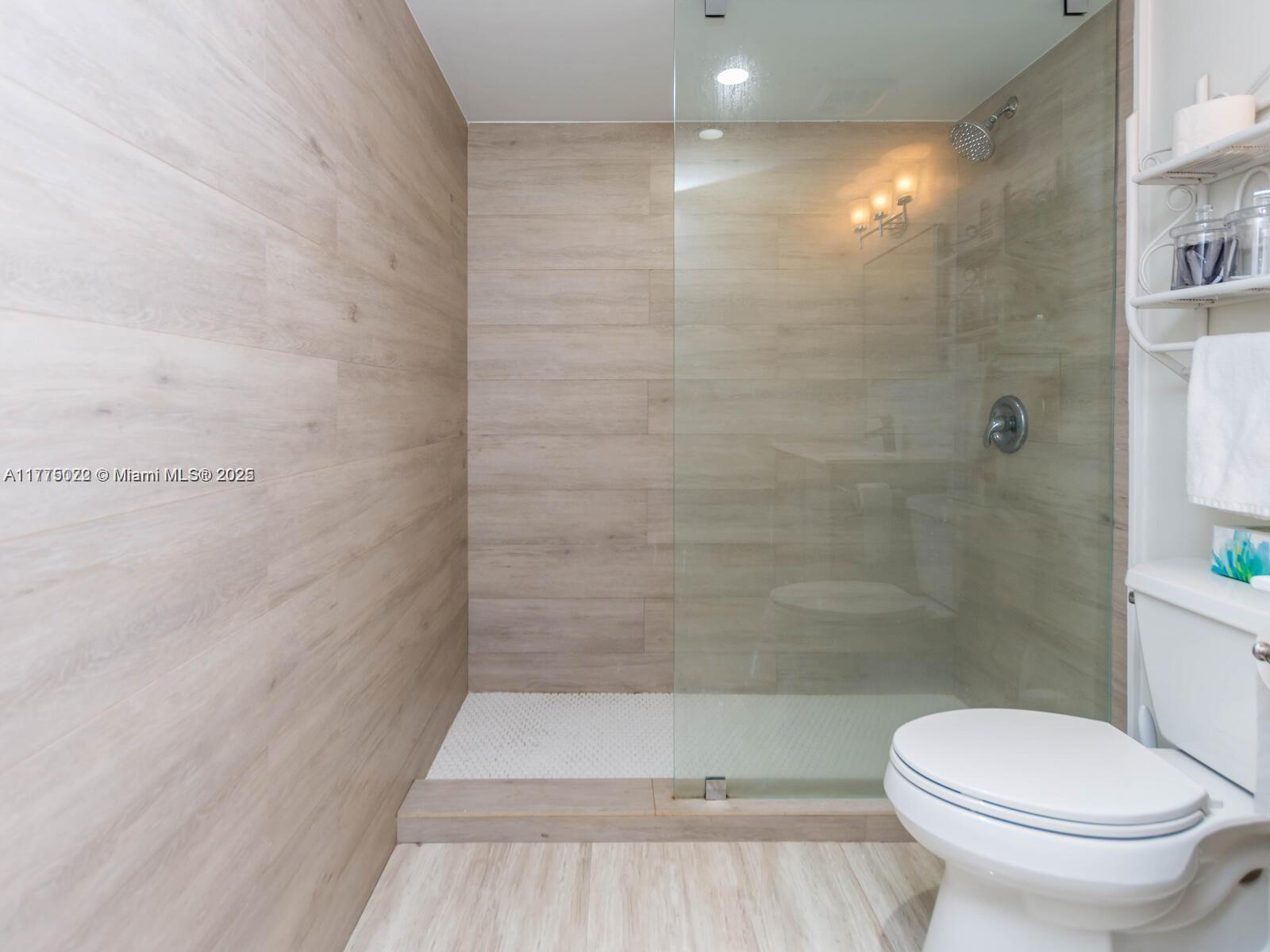 Building Photo - 2401 Collins Ave