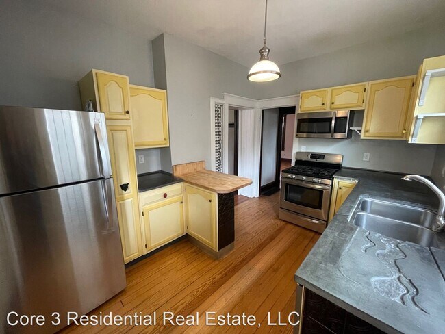 Building Photo - 3 br, 2 bath House - 803 E Grove St