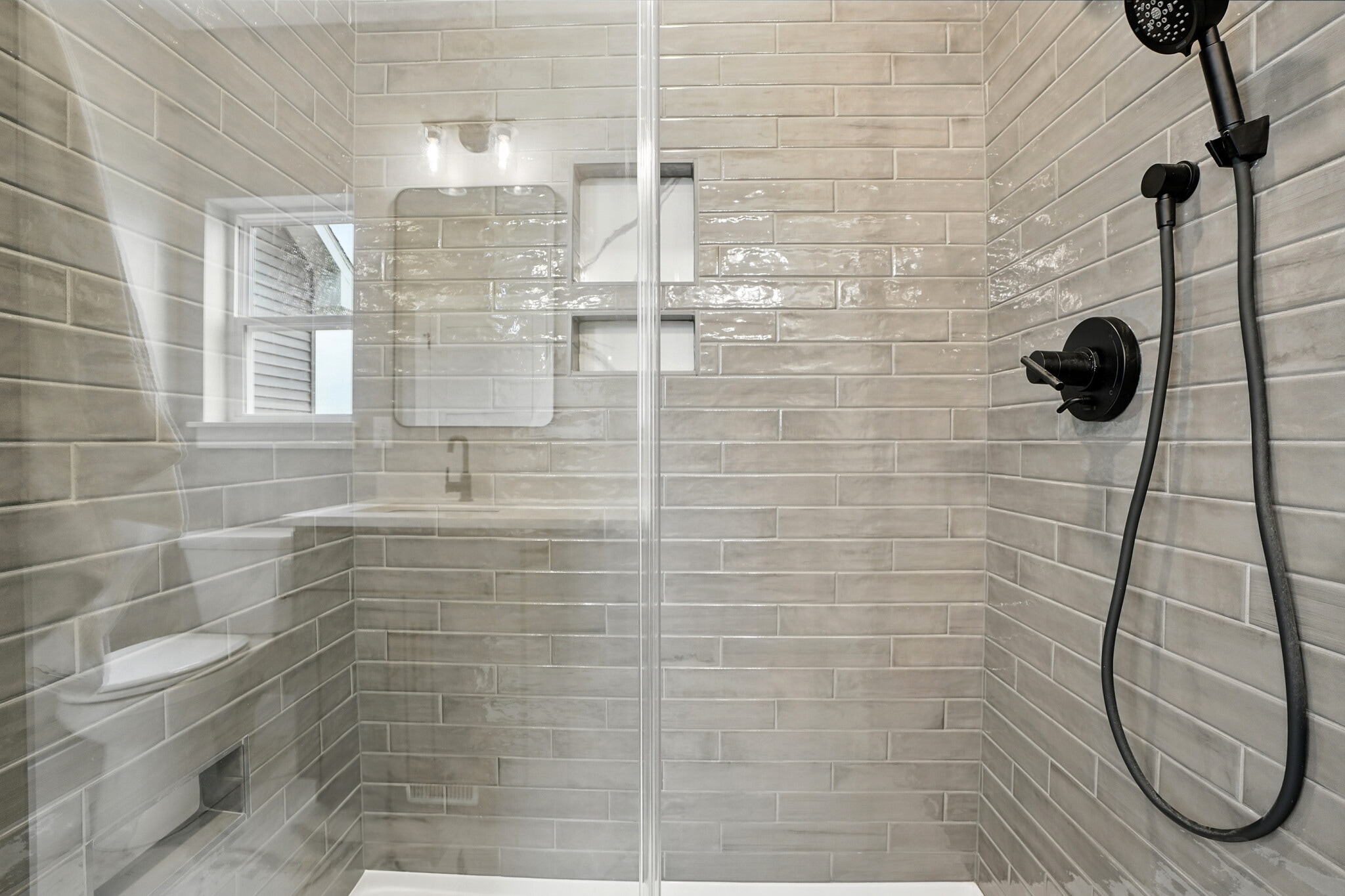 Building Photo - 933 Long Dr