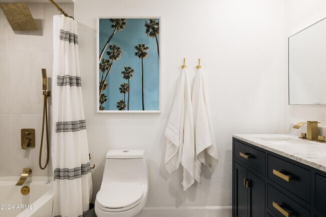 Building Photo - 6629 E Dreyfus Ave