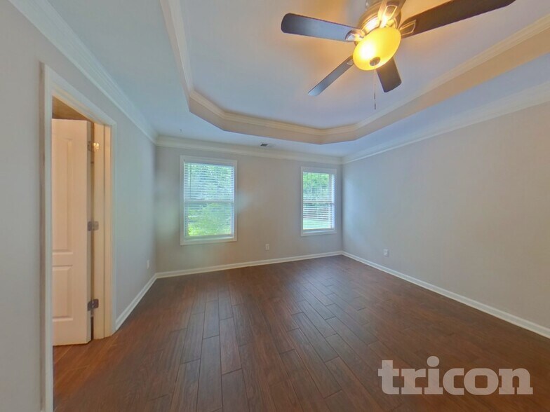 Building Photo - 1011 Buckeye Ln