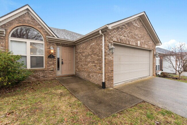 Building Photo - 305 Spring Valley Ln