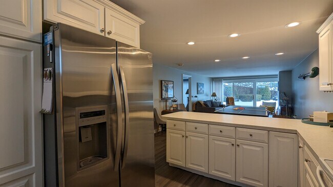 Building Photo - 23 Pleasant St