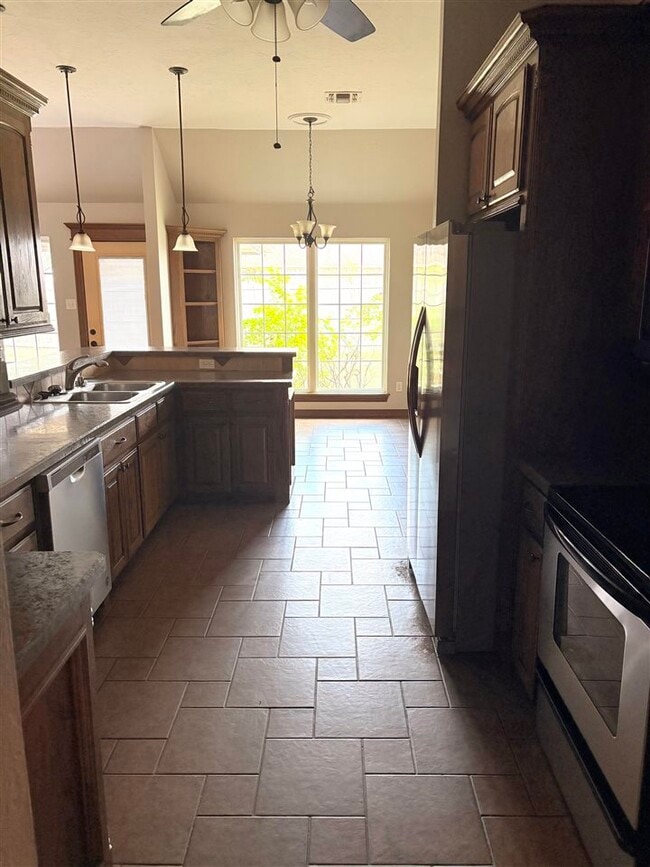 Building Photo - 1209 Alma Dr