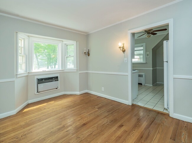 Building Photo - 65 Beechwood Dr
