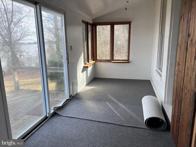 Building Photo - 1 Punte Ln