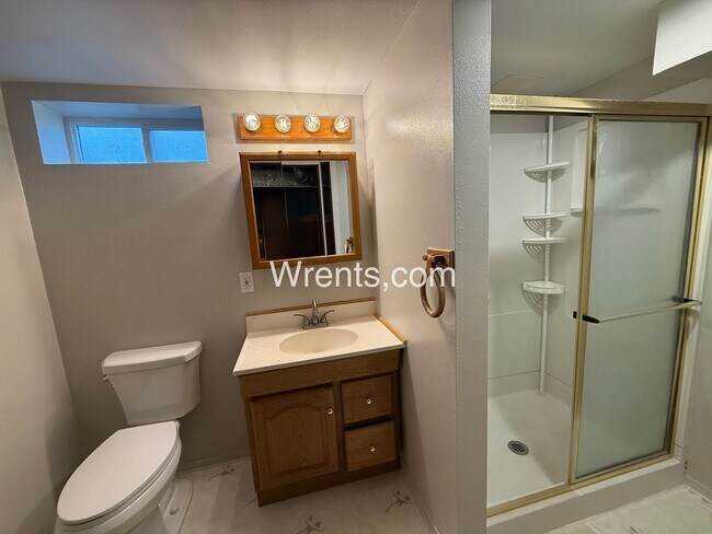 Building Photo - Now Available: Spacious 4-Bed, 2-Bath Home in Town & Country